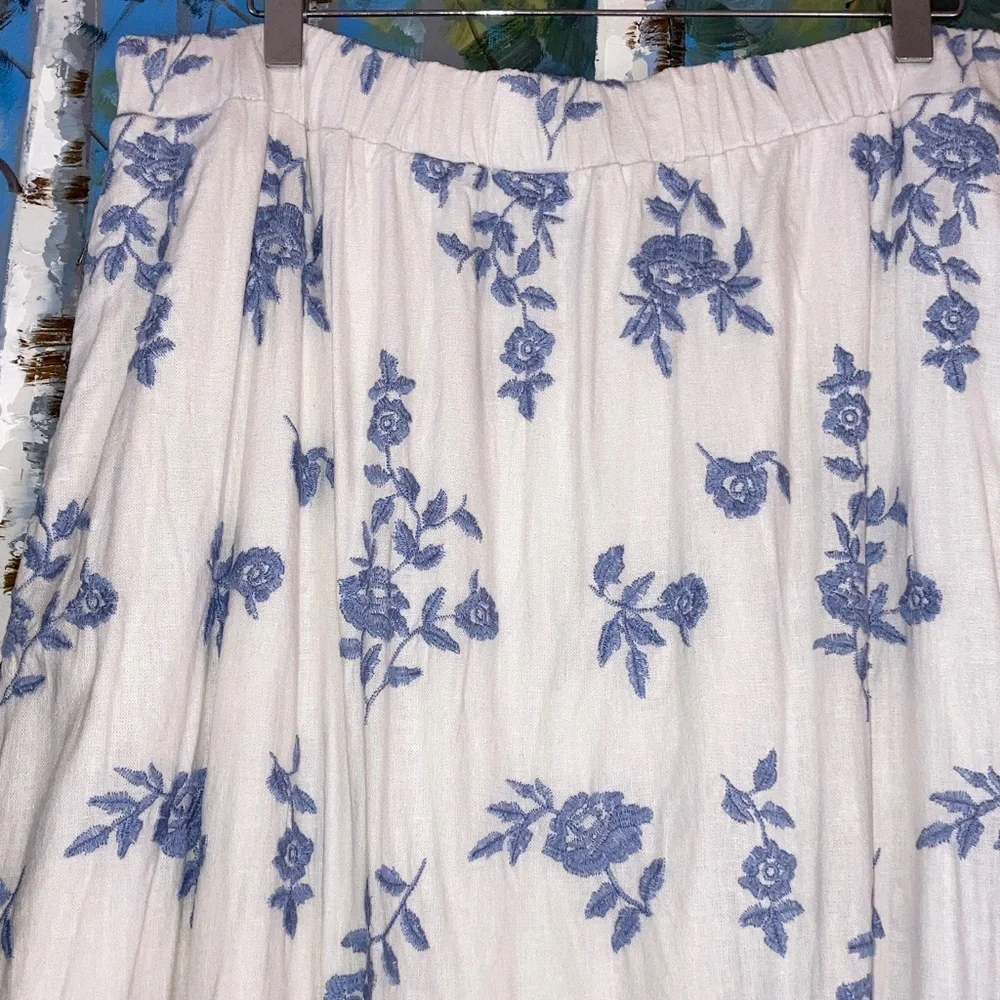 NWOT Embroidered Linen Blend Floral Tiered Maxi Dress 55% Linen - Picture 5 of 10